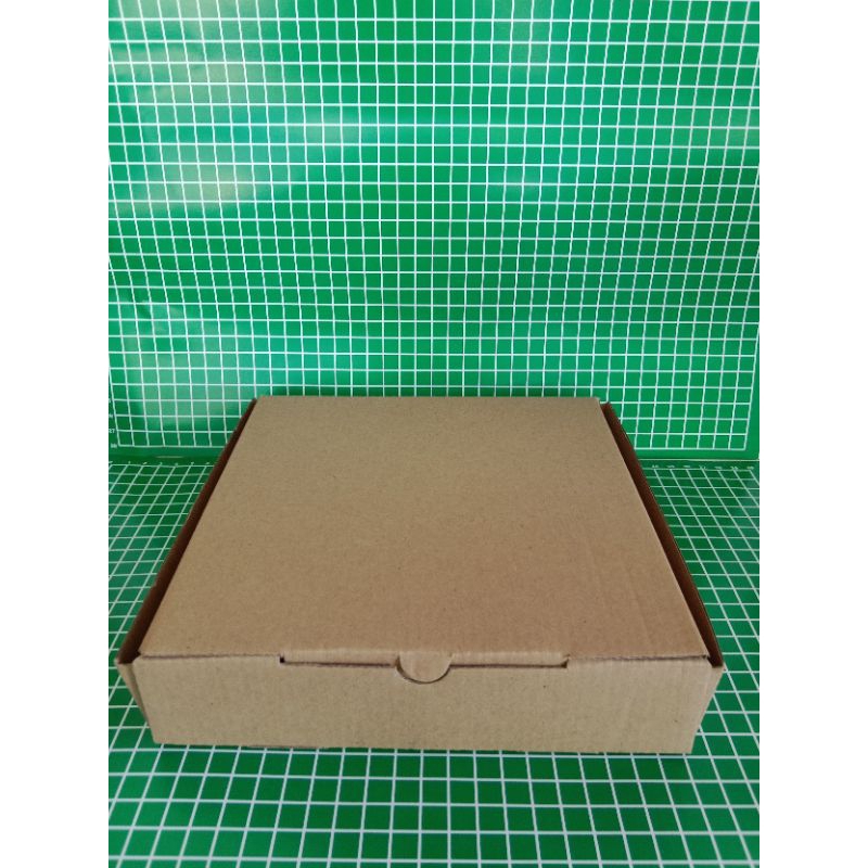 

Kardus Eflute 25x25x4,5 die cut, Souvenir, Cake, hampers, pizza