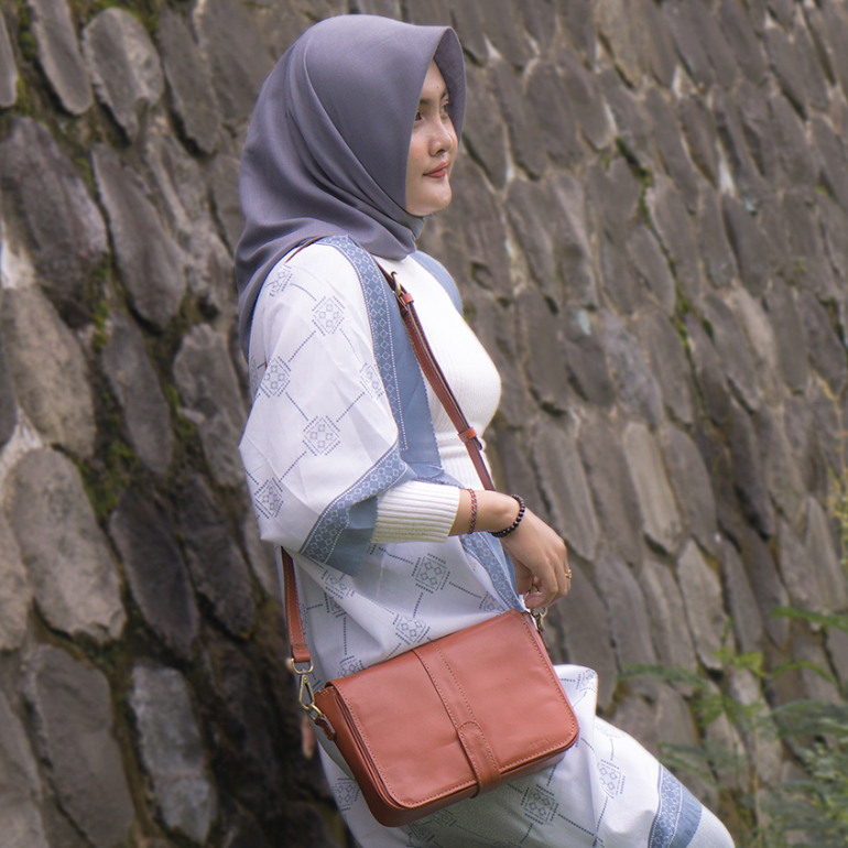 Lecari Wander Sling Bag Leather Tas Selempang Wanita Kulit Asli