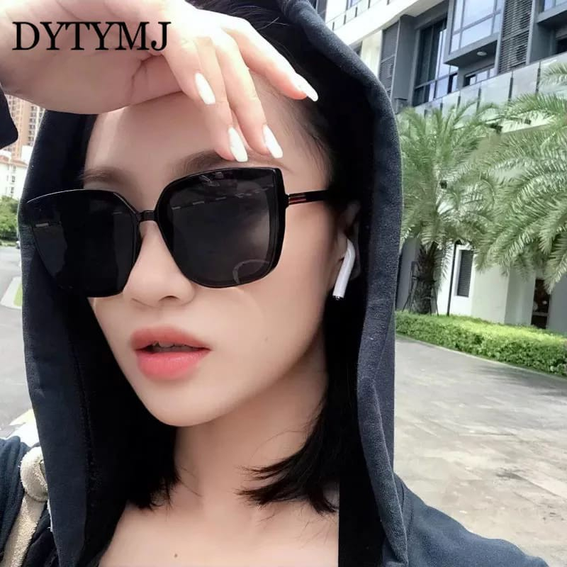 Kacamata Hitam Wanita Optik Anti Sunglass Model Artis Kecamata Viral Trend Bentuk Persegi Tebal Kcamata Fashion Sunglasses Kaca Mata Item Itam Anti Silau Sinar Matahari Debu UV Ultra Violet Eyewear KUV Frame Cat Eye New Retro Korea KCH38