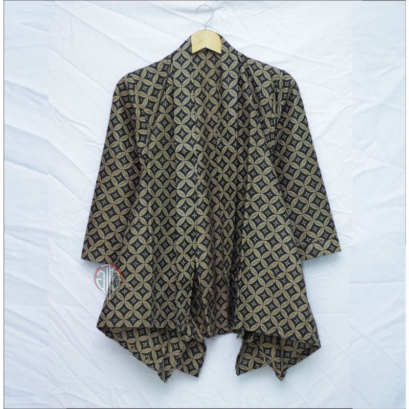 blazer batik wanita t-shirt ootd