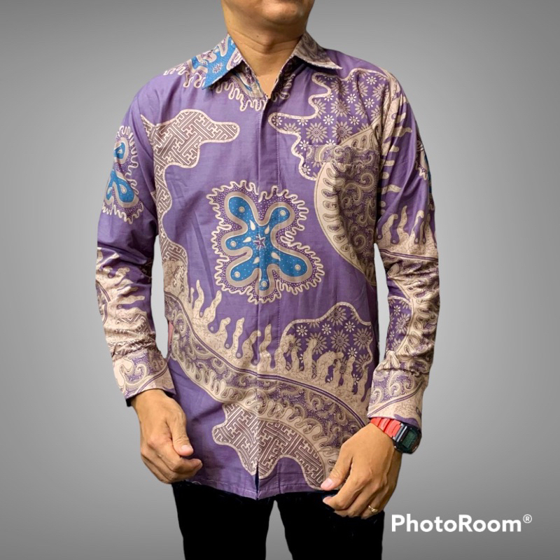 UT UNGU TARO MOTIF TERBARU Batik COUPLE  AYAH DAN ANAK WARNA ungu taro,Batik pasangan ayah dan anak,Baju Batik Pria Lengan Panjang lapisan furing warna ungu,lilac,Batik Premium,Batik Modern,Batik Jumbo,Batik Solo,Batik Kantoran