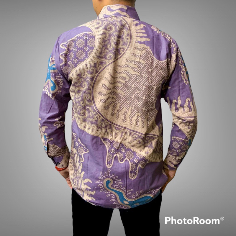 UT UNGU TARO MOTIF TERBARU Batik COUPLE  AYAH DAN ANAK WARNA ungu taro,Batik pasangan ayah dan anak,Baju Batik Pria Lengan Panjang lapisan furing warna ungu,lilac,Batik Premium,Batik Modern,Batik Jumbo,Batik Solo,Batik Kantoran