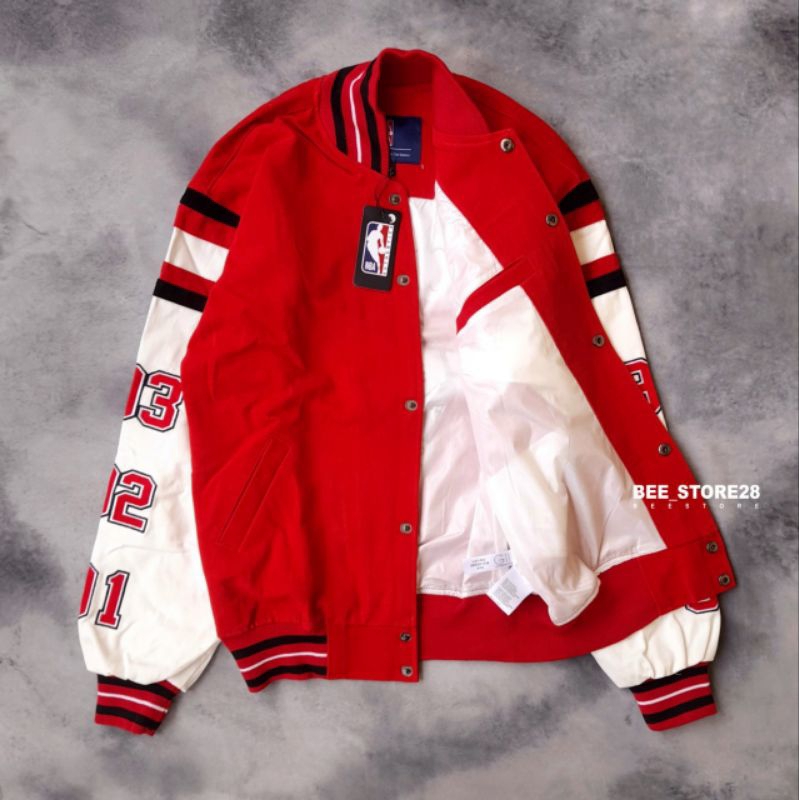 JACKET VARSITY BULLS CHICAGO NBA FINALS CHAMPIONS RED WHITE FULL BORDIR