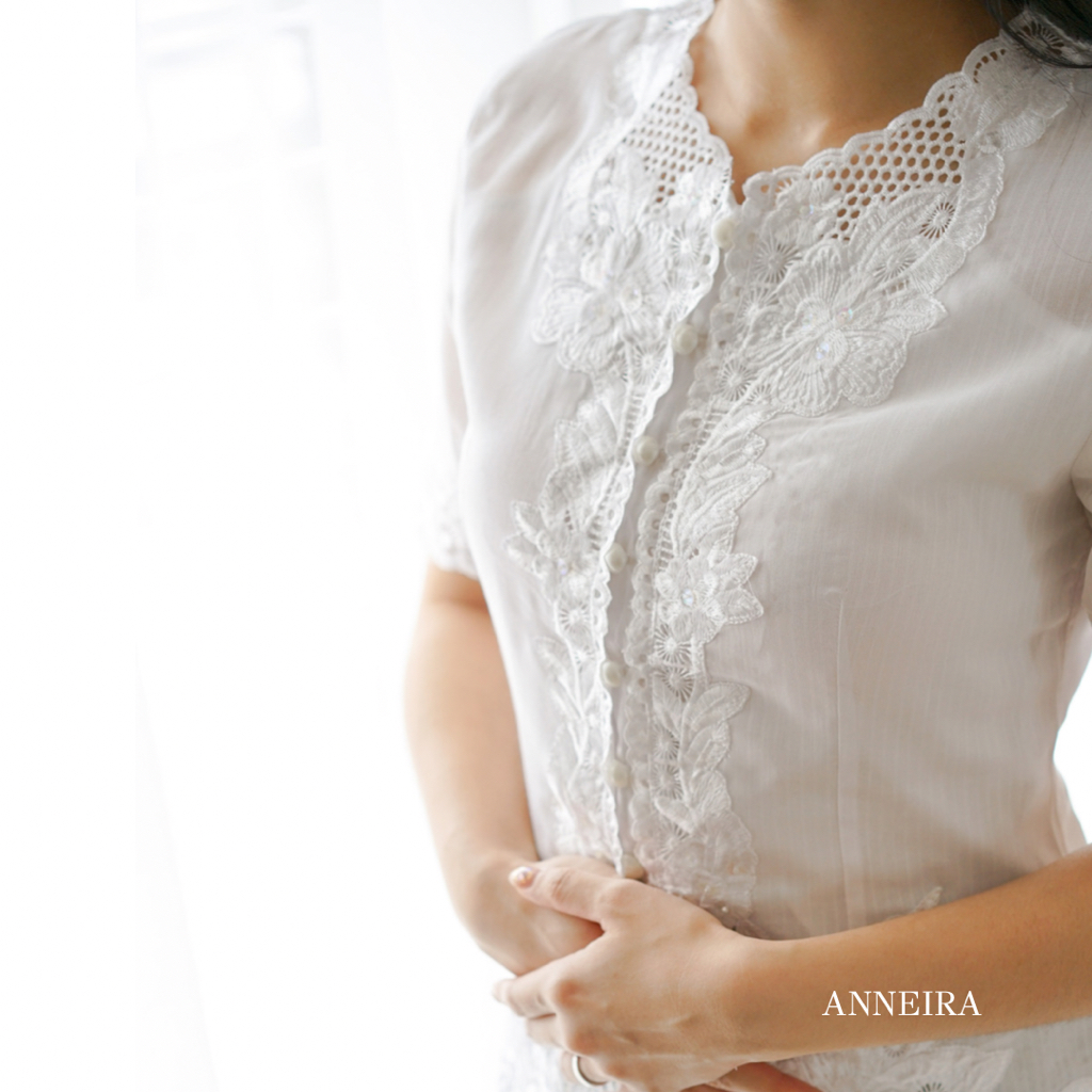 KEBAYA PUTIH MODERN LENGAN PENDEK (LUNA)