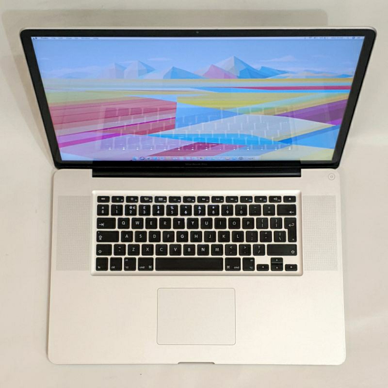 laptop Layar 17inc Macbook pro 17 8.3 - Core i7 - ram 16gb - ssd 512gb Dual vga Amd Radeon