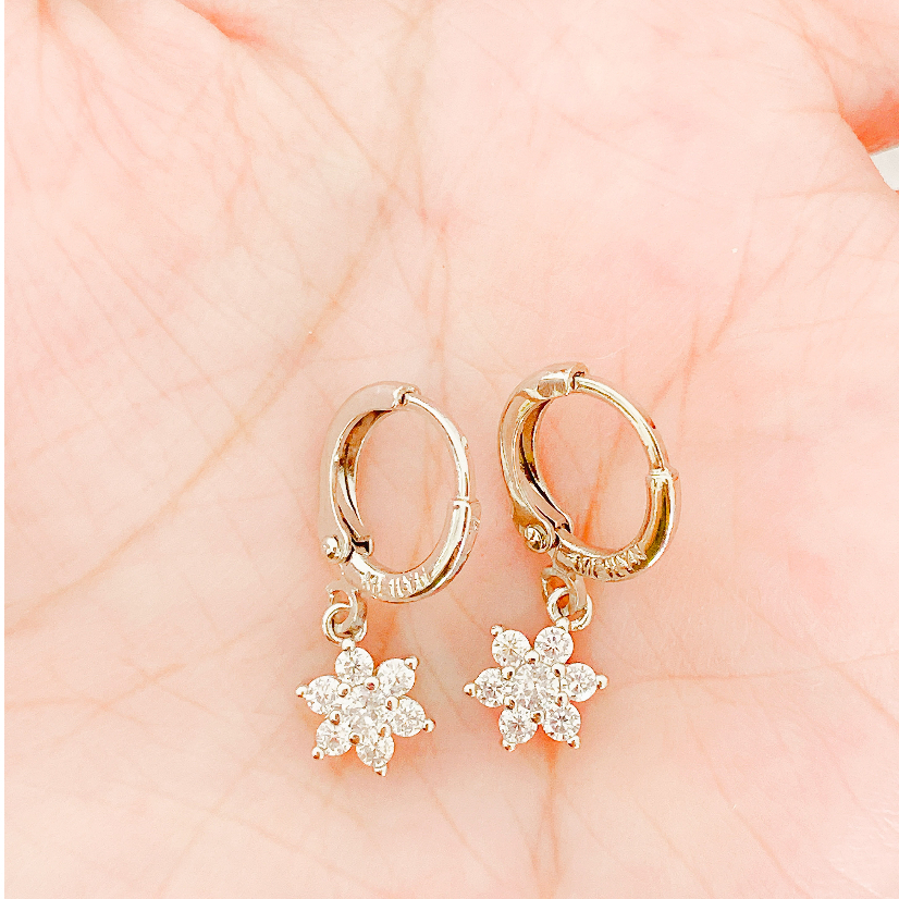 Anting Wanita Bintang Enam Zirconia Silver