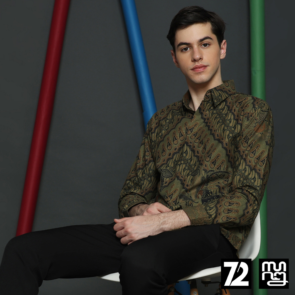 KEMEJA BATIK PRIA Katun Lengan Panjang Slimfit Motif Parang Seling Warna Hijau Alam 723360 Cap 72 - Baju Kemeja Atasan Pakaian Setelan Batik Pria Cowok Laki Laki Remaja Keluarga Kantor Lengan Panjang Modern Slimfit Slim Fit Premium Kekinian