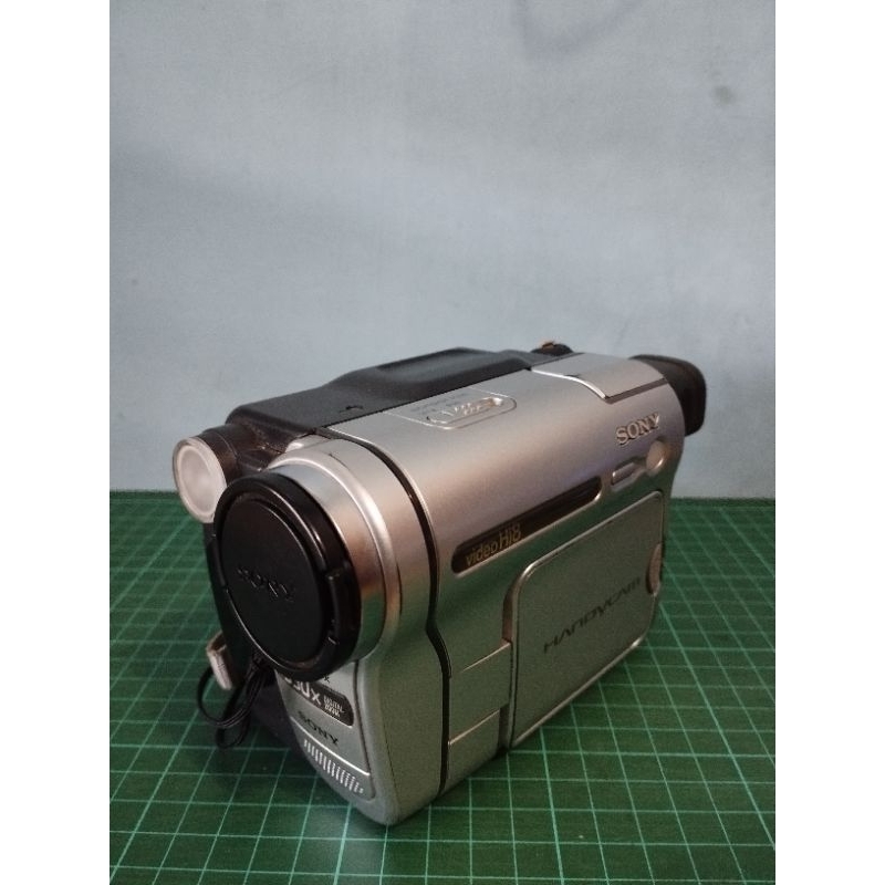 Handycam kamera Sony bagus lawas Sony CCD-TRV238E Hi8 Warna Silver