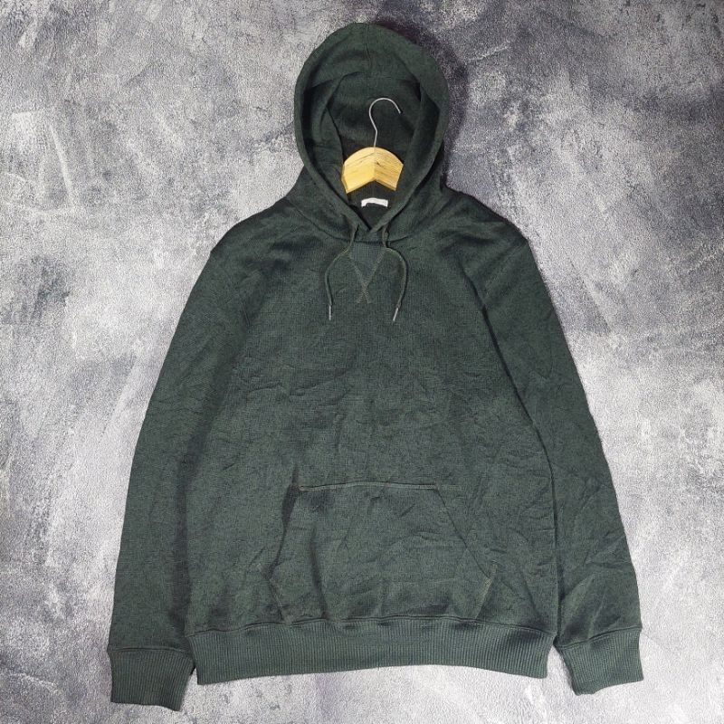 Hoodie Uniqlo Hijau Botol by GU Original