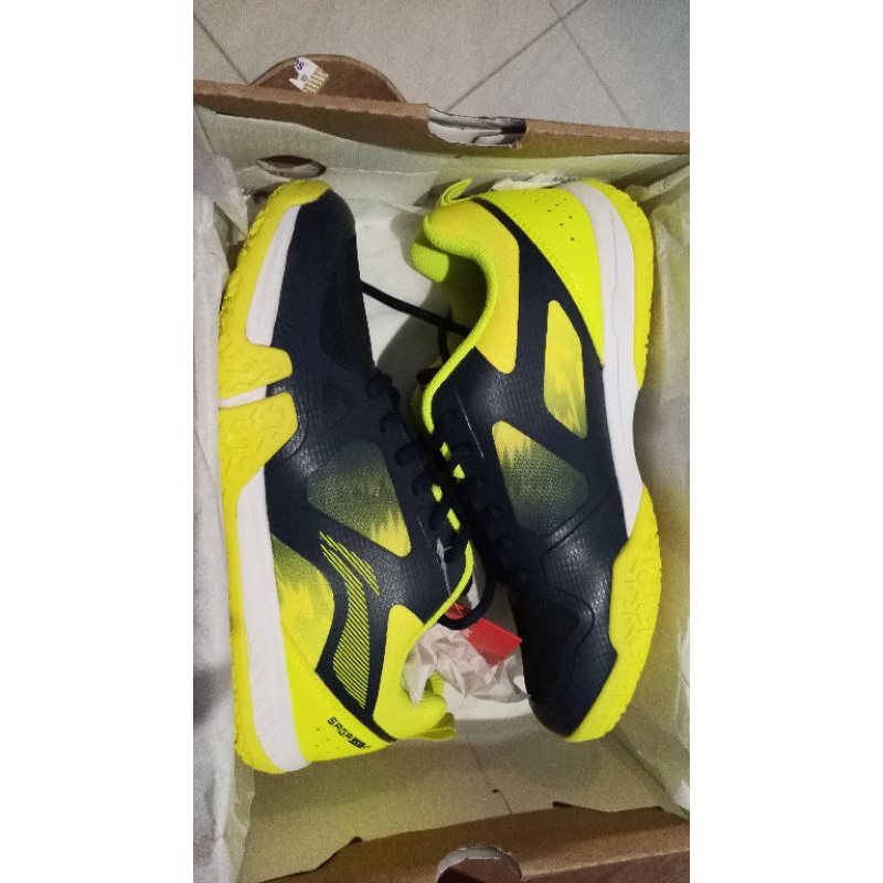 sepatu lining saga lite 4 dan 5