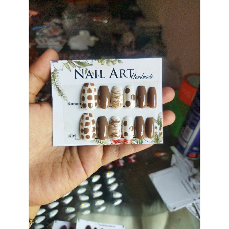 Kukupalsu.maroon.oval 14 pcs hias fre lem jell