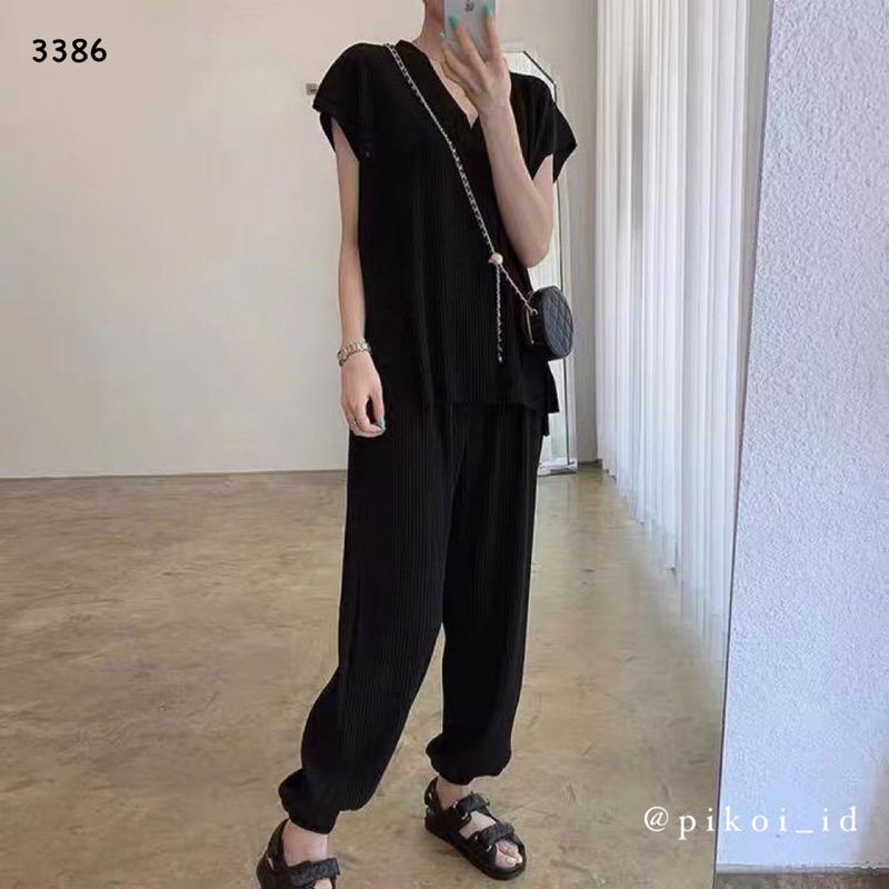 Setelan knit premium bangkok / Set knit wanita celana panjang putih / baju lengan pendek hitam 3386