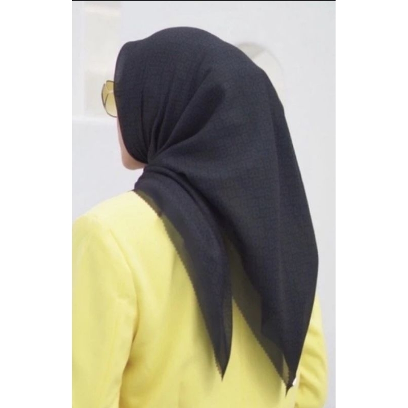 BUTTONSCARVES TAPIS SQUARE BLACK, SURF THE WEB, LOTUS