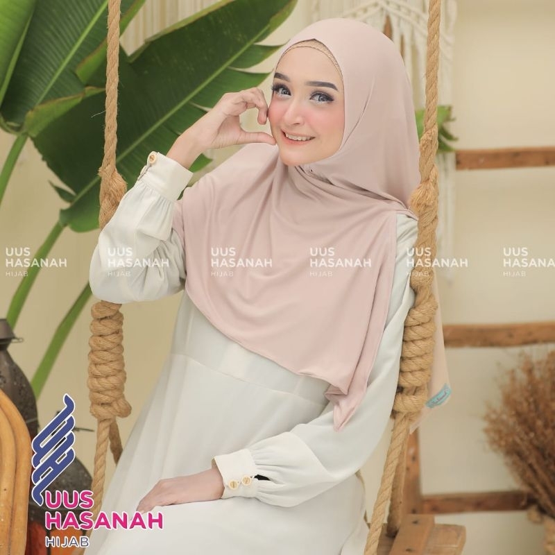(SEGITIGA INSTAN) •jilbab segitiga instan jersey premium•segi3 instan