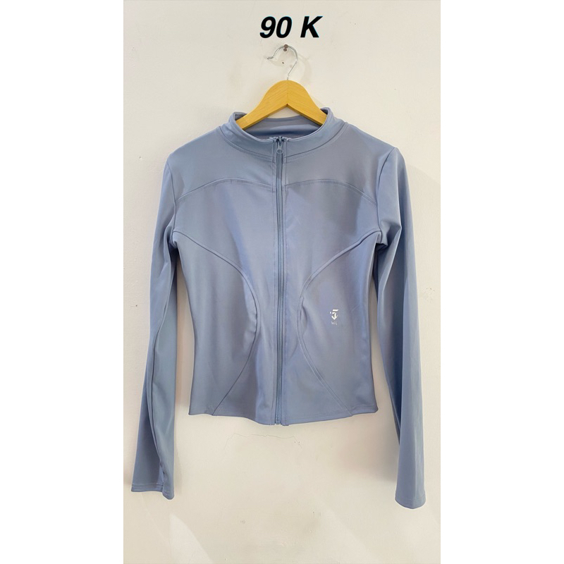 preloved jaket olahraga
