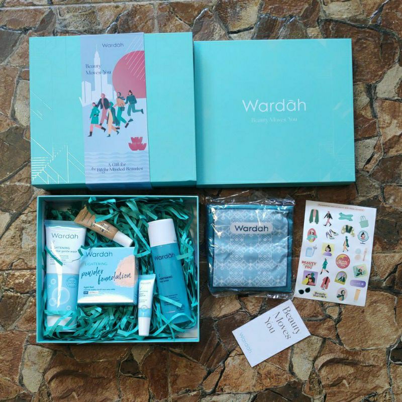 Wardah Paket Hampers Ramadan BOX Lightening A Gift for The Bright-Minded Ramadhan Hadiah bundling Bedak Powder Sabun Muka Face Wash Toner Foundation Serum
