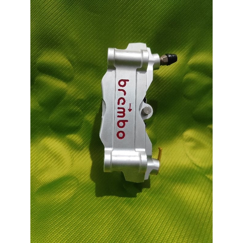 kaliper brembo 4 piston 4p m50 radial pitch 100mm