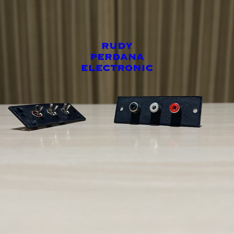 SOCKET SOKET RCA FEMALE 3 PIN LUBANG PANEL BODI HITAM