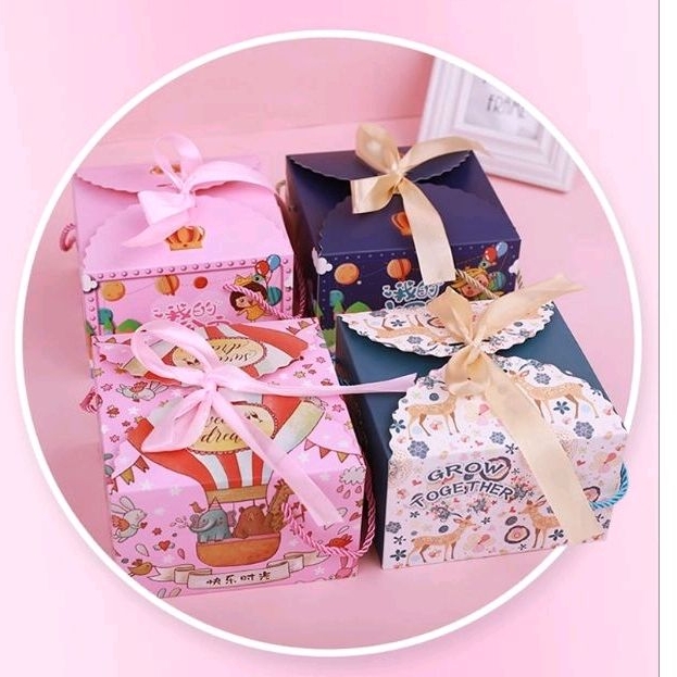 

KOTAK KADO PITA RIBBON BIRTHDAY GIFT HADIAH ULTAH KADO ULANG TAHUN BUNGKUS KADO KOTAK HADIAH HAMPERS MANYUE MAN YUE BULANAN NEWBORN HADIAN LAHIRAN BABY BIRTH