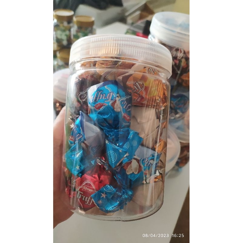 

Coklat Arab (Truffle, Amanda, Mix) Kemasan toples 400 gram