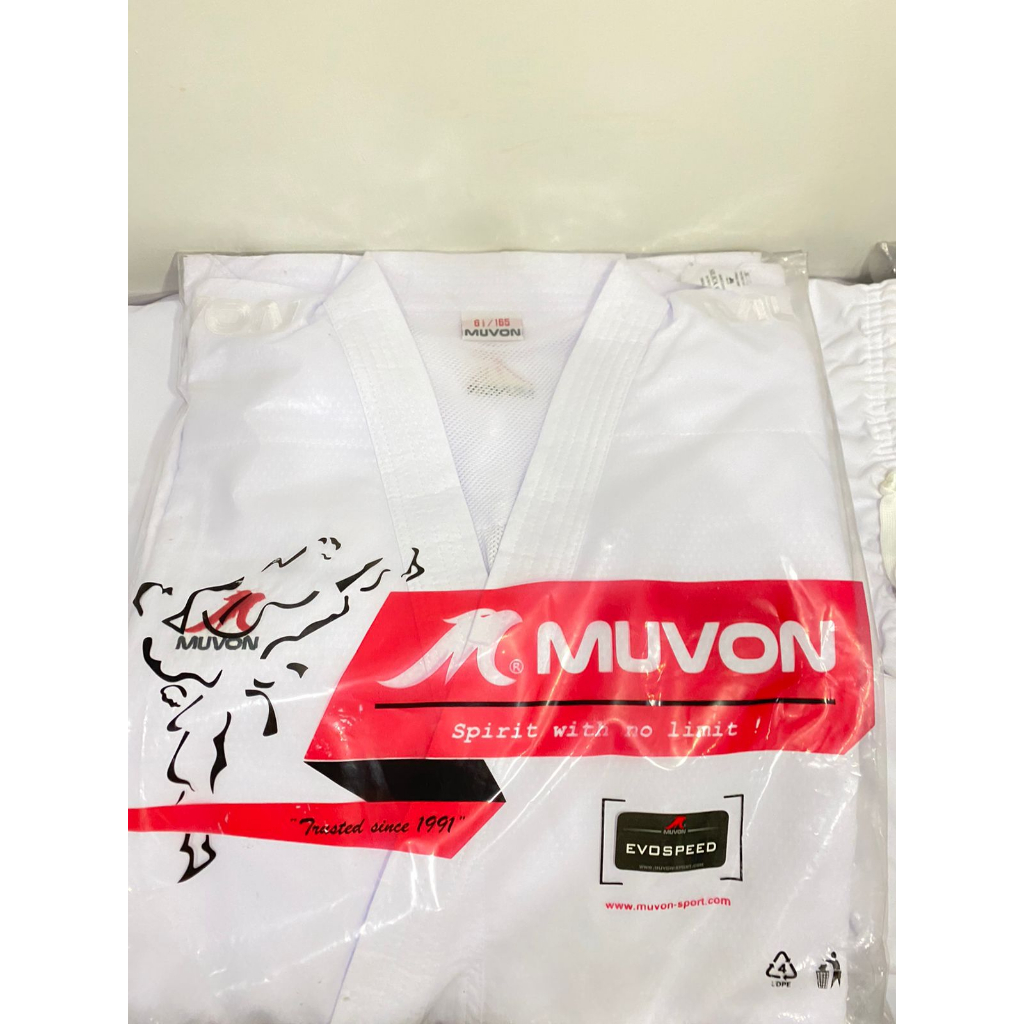 Baju karate Muvon kumite