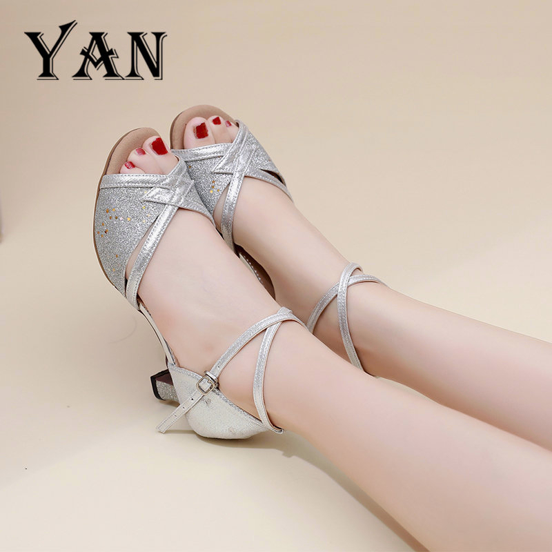 YAN Sandal Heels Wanita Sepatu Dansa Latin/ Line Dance Sepatu Hak 5cm