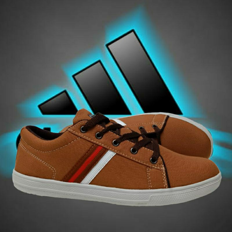 Sepatu motif Strip kasual terbaru