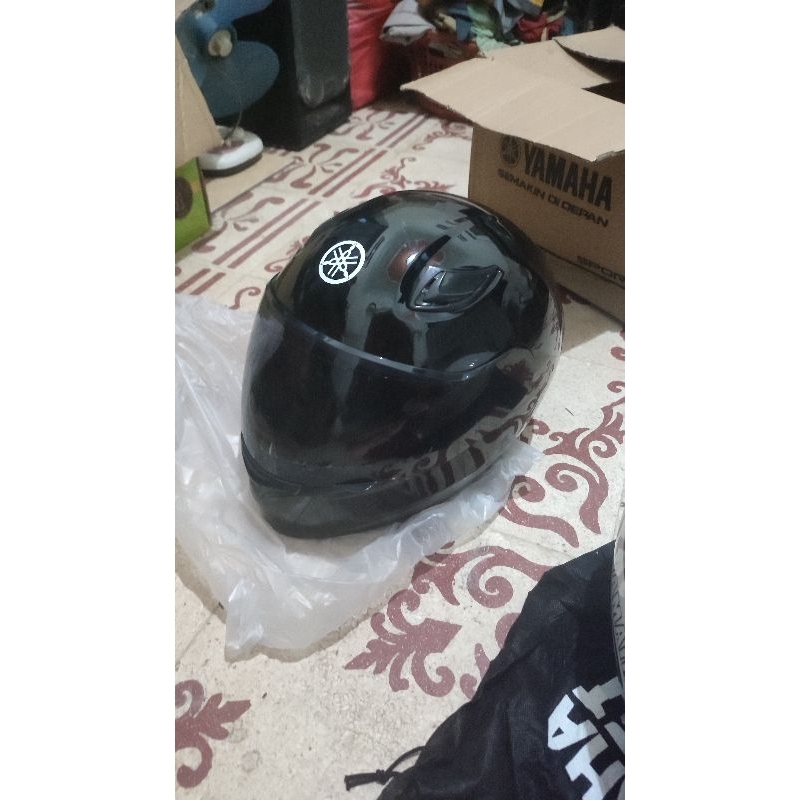 Helm Original Yamaha Cargloss Full Face (jual cepat