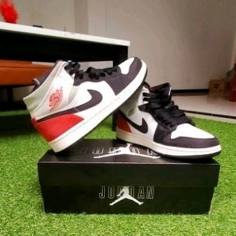 ⛹️Aj1 mid s.e.union black toe.Size 41/260.Authentic depatu. Used.