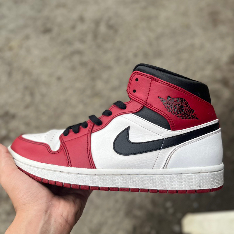 jordan 1 mid chicago white toe (2020)