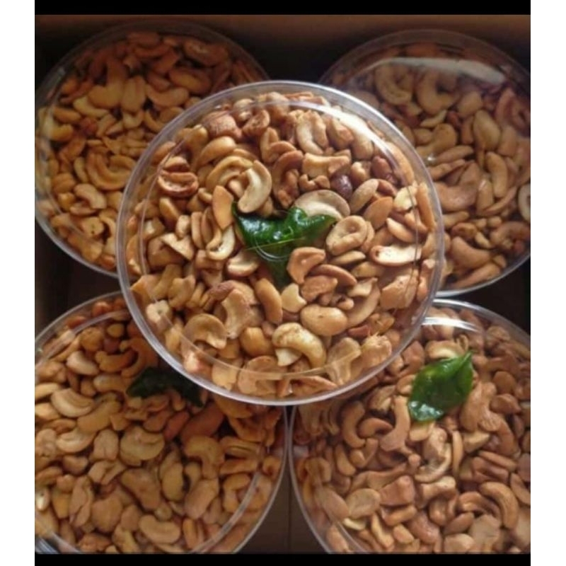 

kacang mede