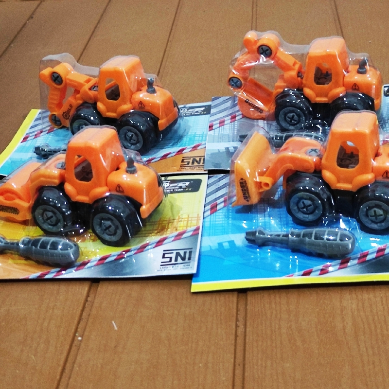 Mainan Mobil Kontruksi DIY Bisa Bongkar Pasang MC 528