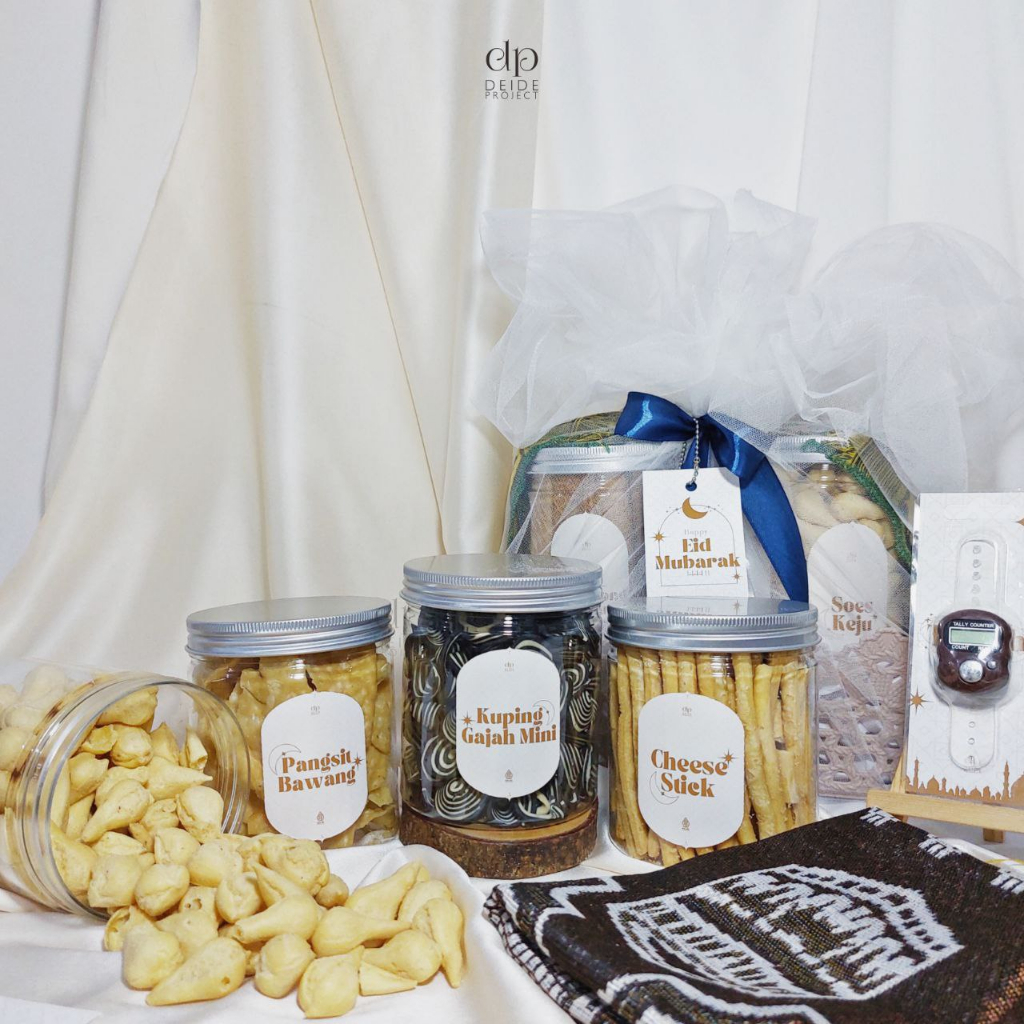 

Eid Hampers by deideproject Idul Fitri 1444H 2023 Hampers Lebaran Parcel Lebaran Giftbox Lebaran Kado Lebaran Hadiah Lebaran Kue kering Sajadah