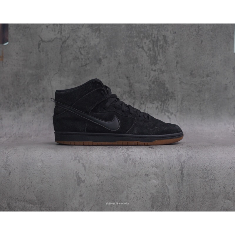 Nike SB Dunk High Black Gum