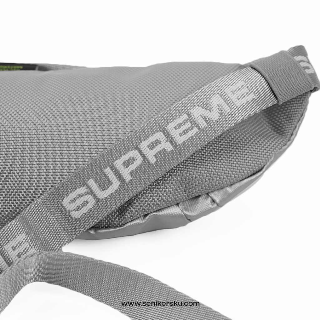 Supreme Small Waist Bag (FW22) Silver