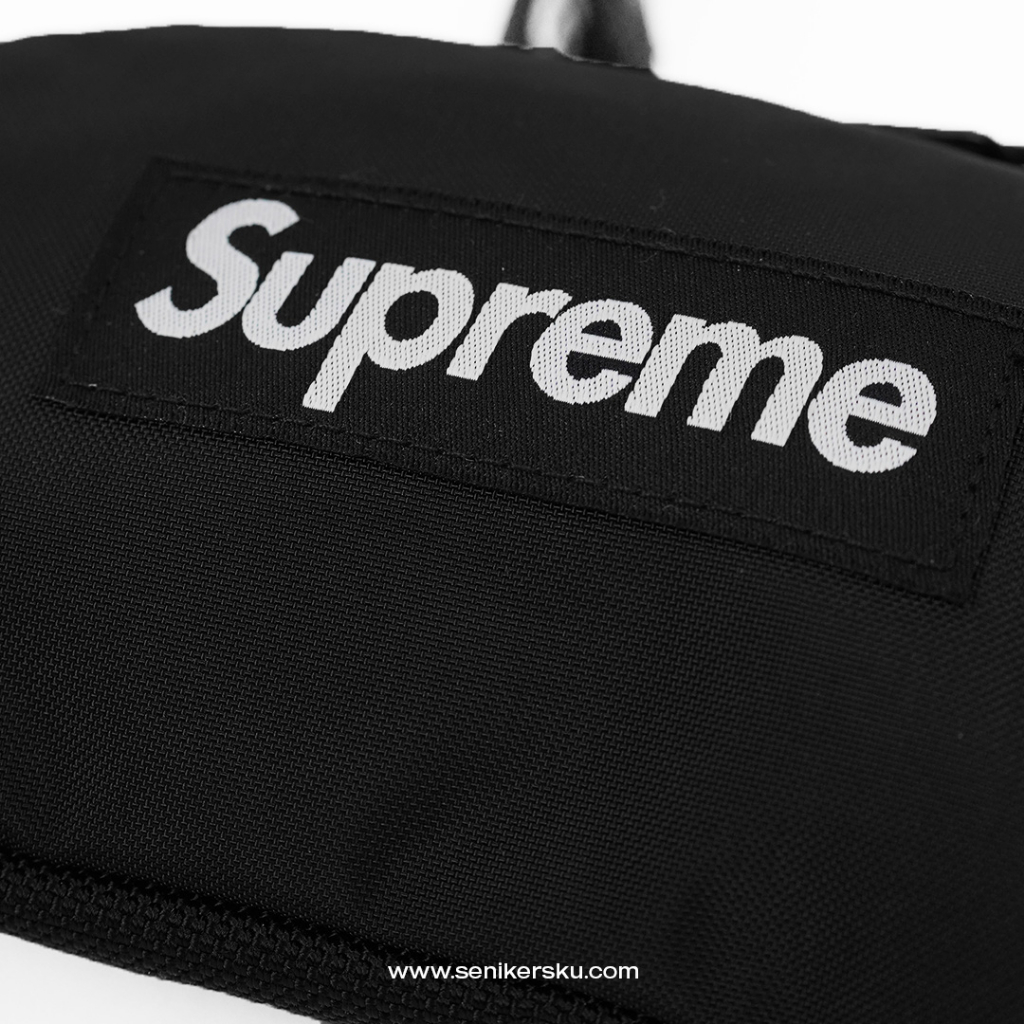 Supreme Small Waist Bag (FW22) Black