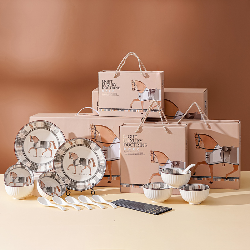 ( GARANSI PECAH )mangkok set + piring keramik tebal cocok buat hamper udah termasuk box Motif Kuda Coklat