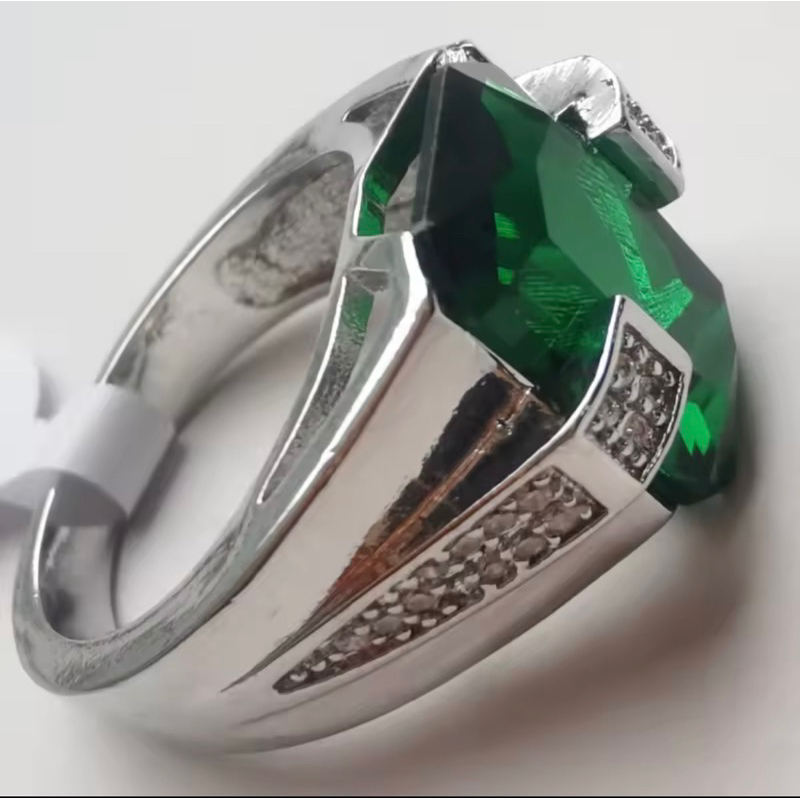 Cincin Zamrud Hijau Ring Perak Minimalis Casual Elegan