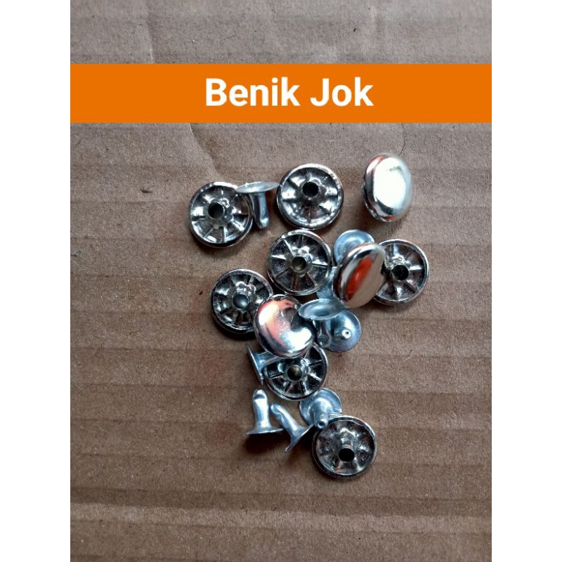 Benik jok motor variasi sadel jok motor