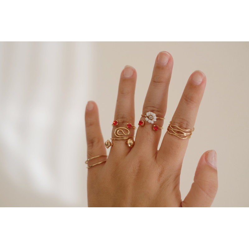 Ark.co - Garnet set rings cincin tumpuk stack bunga permata merah