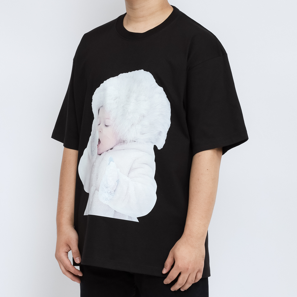 ADLV. Baby Face Snow Black Tee