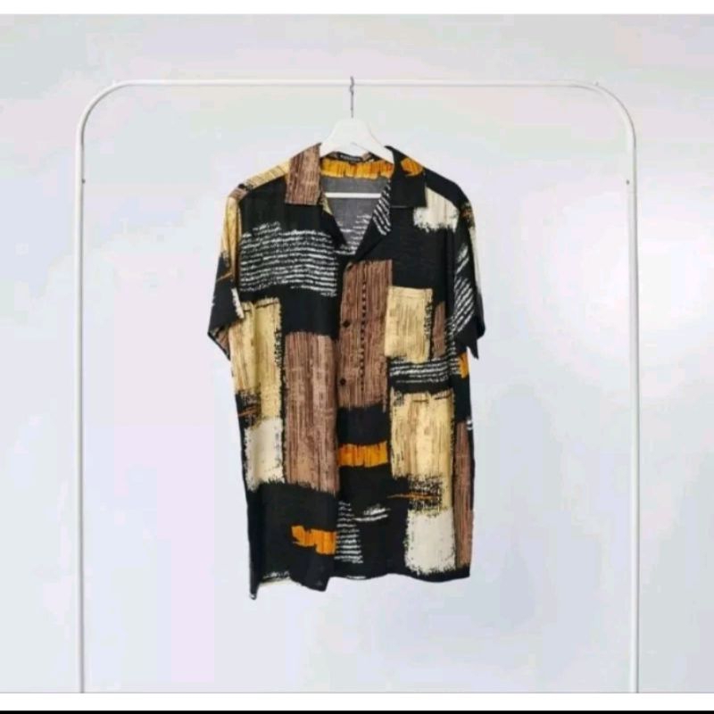 Kemeja Pendek Pria Motif Abstrak