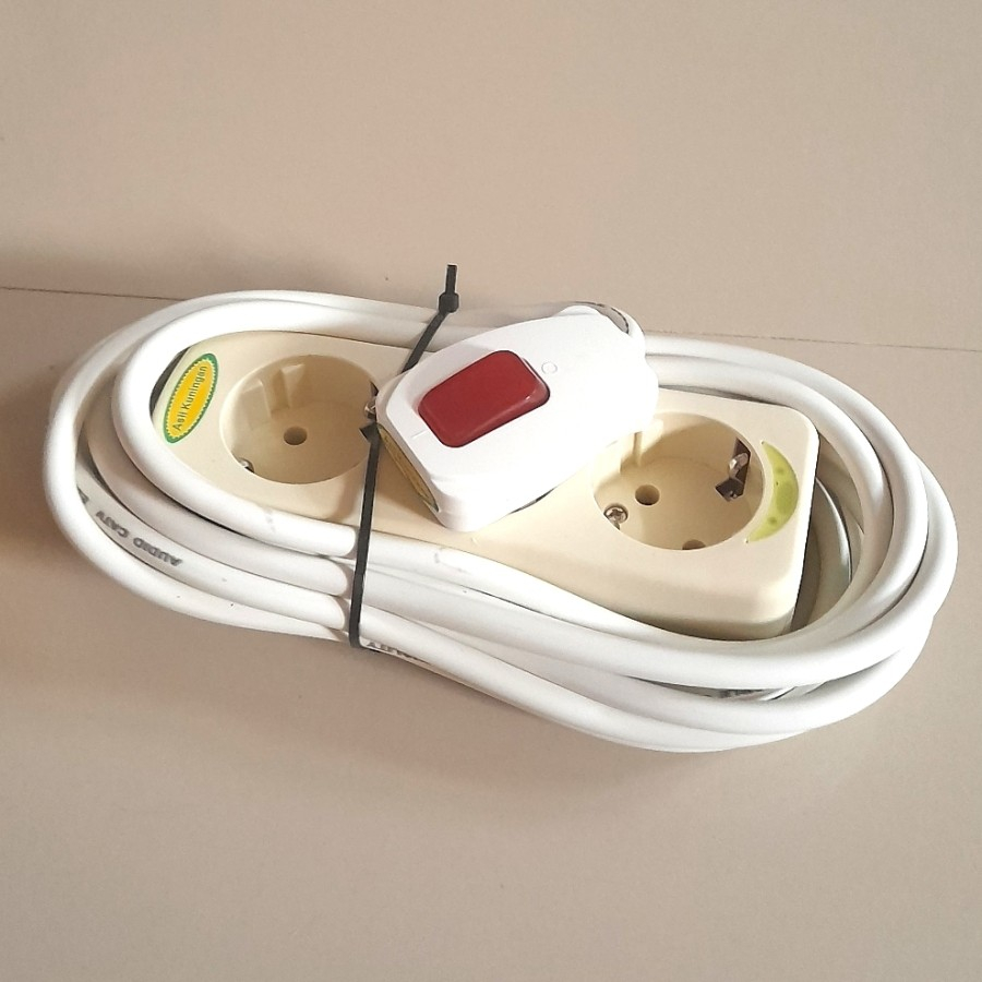 Stopkontak Kabel Rakitan 3 lbg Matsui + Kabel + Steker On /Off Putih