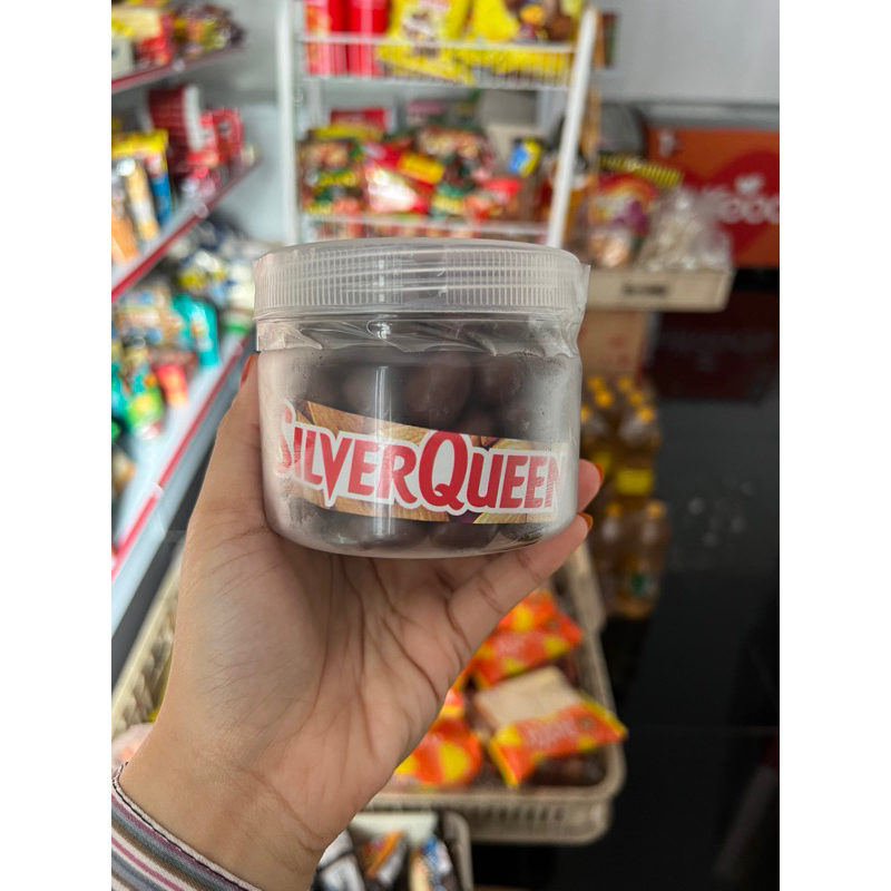 HD Management Silverqueen Mede atau Almond 345 gr