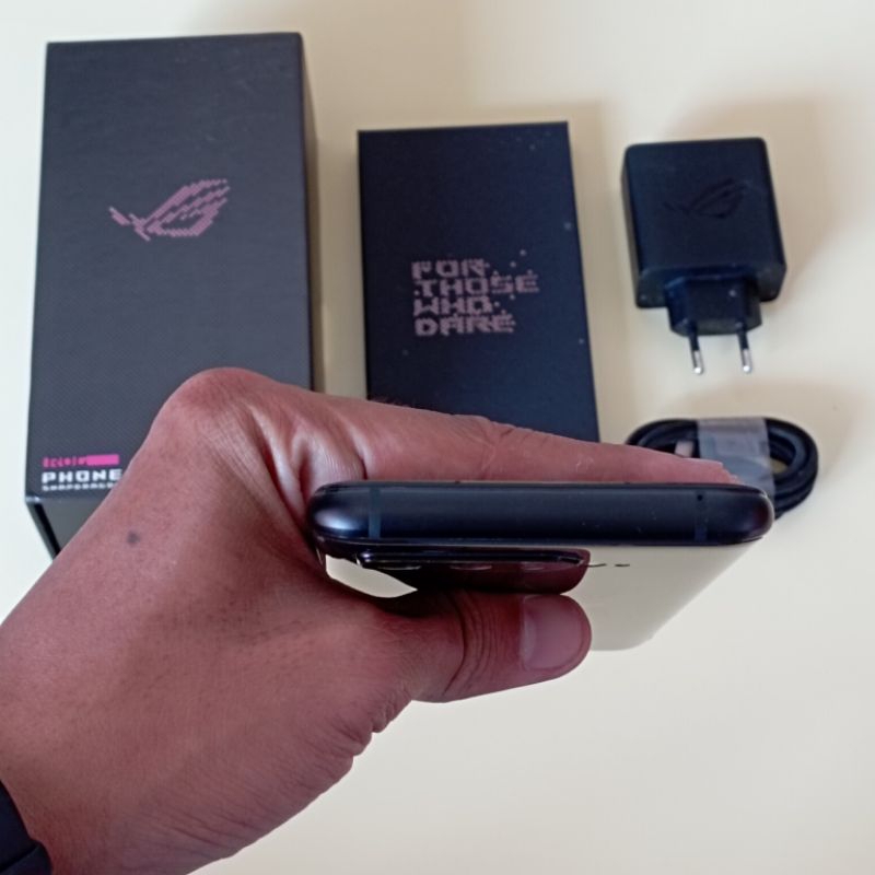 ASUS ROG Phone 5s 8/128 second