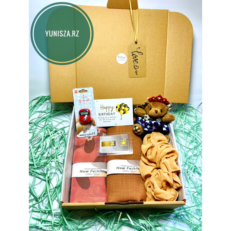

Hampers Hijab Segi Empat/Hampers hijab mix/kado hijab murah/kado wisuda
