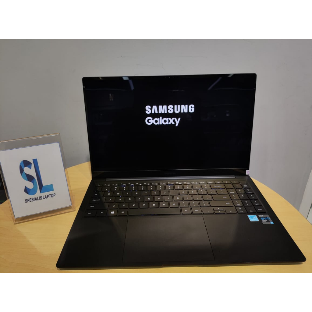 LAPTOP SAMSUNG GALAXY BOOK PRO 15 i7 1165G7 16GB 512GB SSD 15 FHD AMOLED WIN11