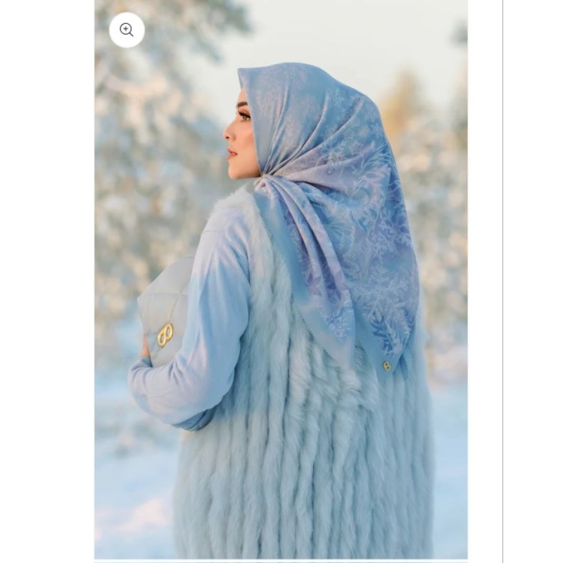 Buttonscarves Disney's Frozen Square - Aquamarine