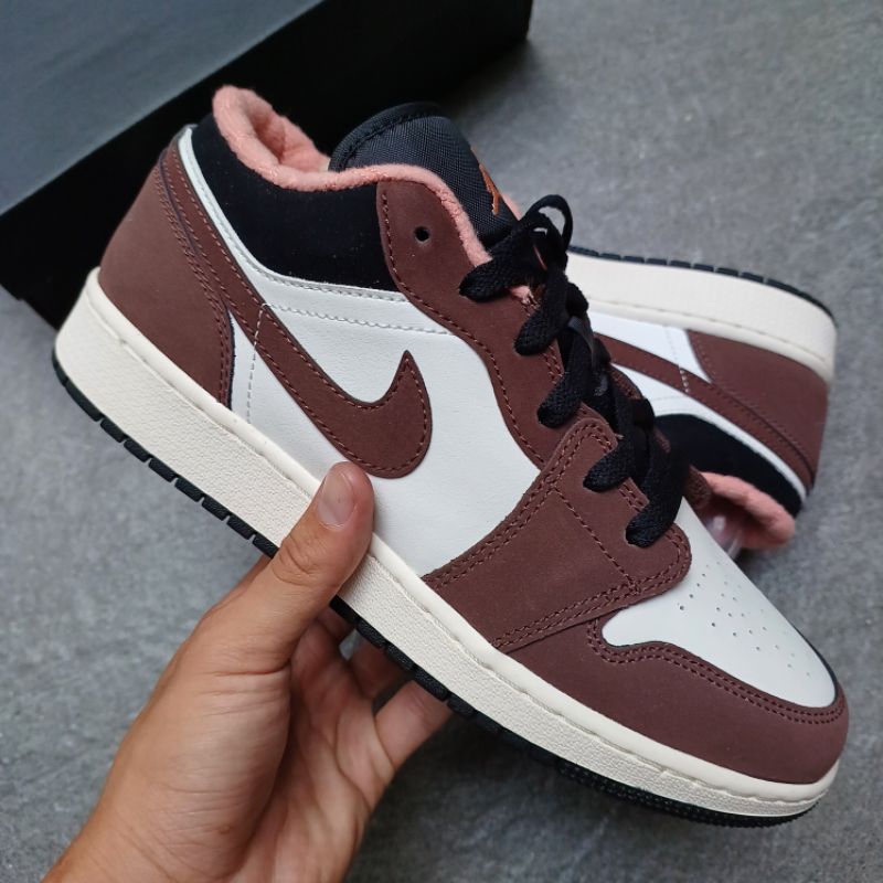 Air Jordan 1 Low Mocha (GS) || dark chocolate