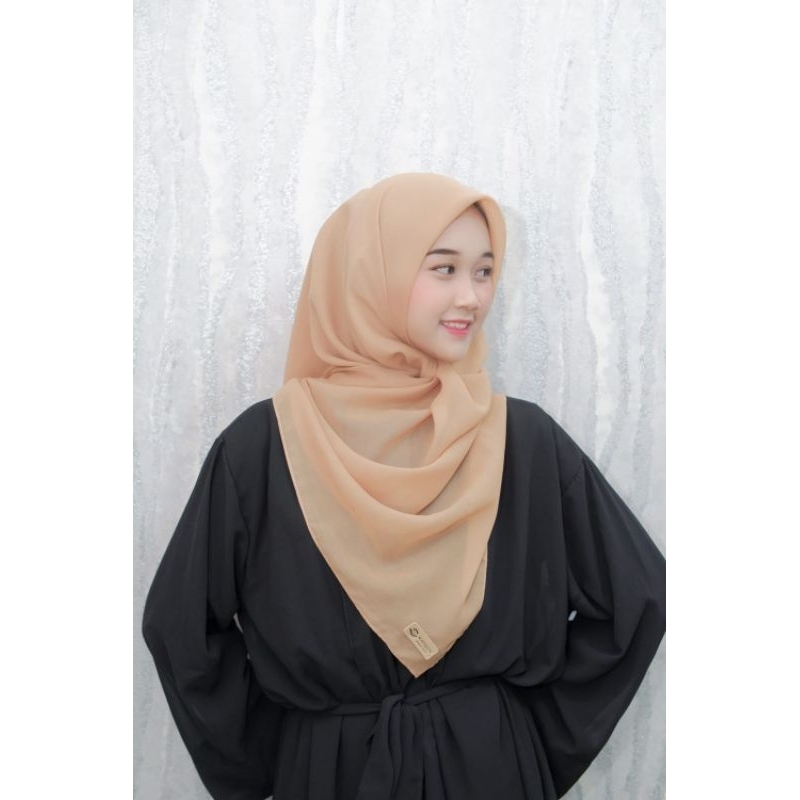 Mahreen Plain hijab premium square pollycotton bella square